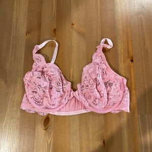 Vintage Victoria’s Secret gold tag label lace front close satin unlined $11